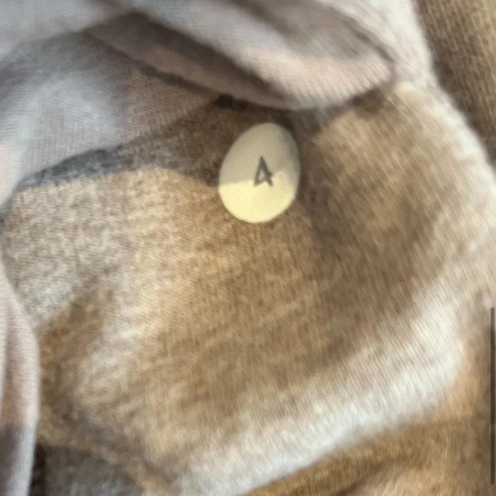 LULULEMON Savasana Stylish Beige Long-Sleeve Wrap - Picture 7 of 8